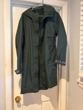lululemon athletica Rain Rebel Jacket Tag - White with Red Logo